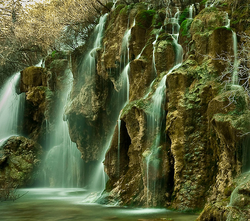 Cascada del nacimiento del río Cuervo (fuente. Wikipedia)